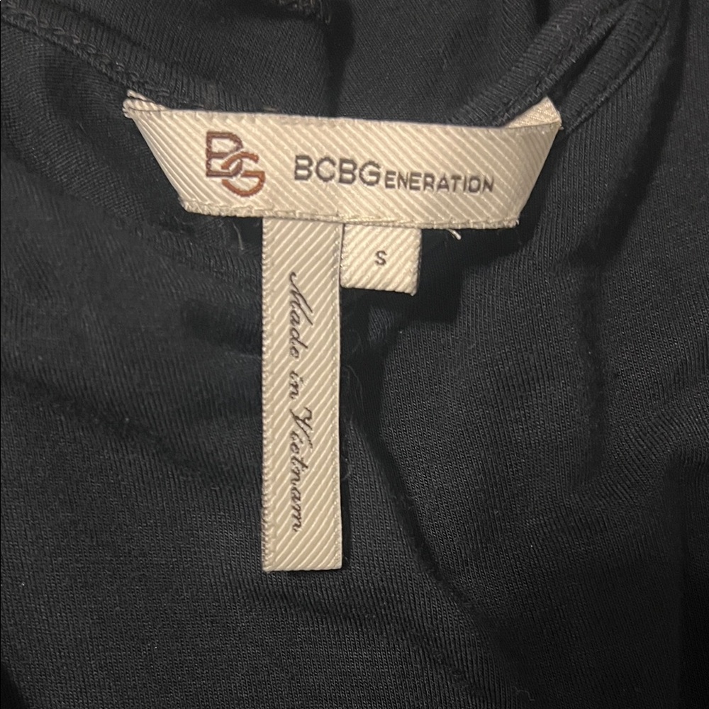 1496. Euc - Bcbgeneration Flattering Black Dress - image 2